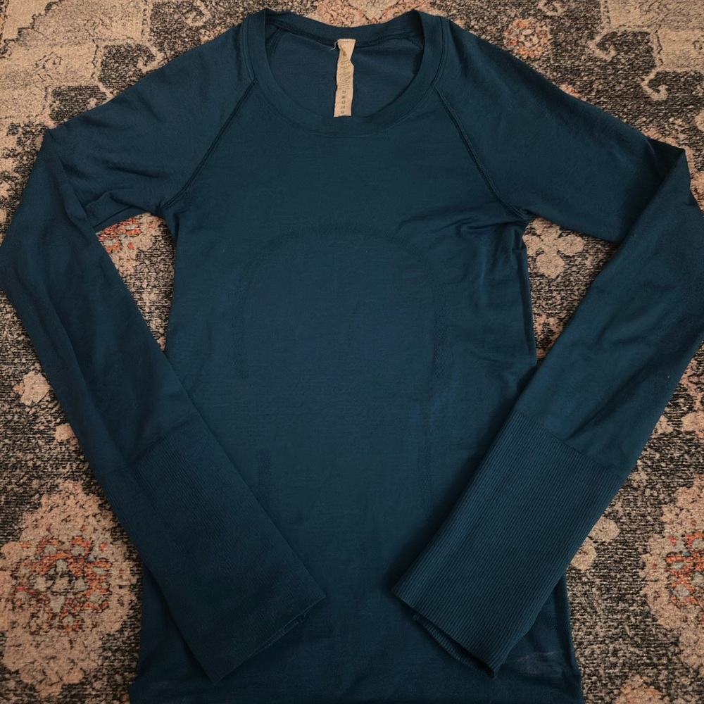 Lululemon long sleeve swiftly
